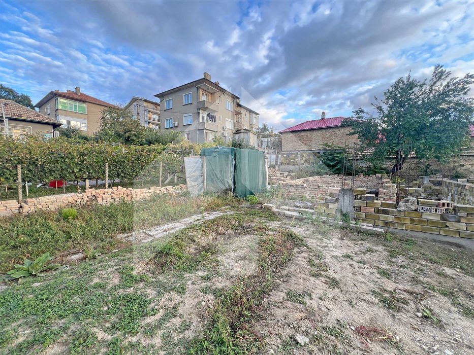 Продава се Парцел в Нови пазар - 415 кв.м за 74 €/кв.м - Снимка #1