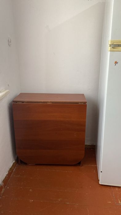 Продам стол в хорошем состояние