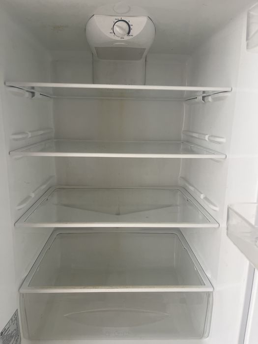 Продам холодильник на запчасти