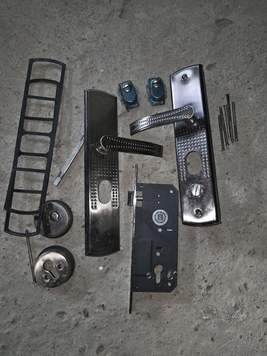 Mâner pentru  ușa China  din tabla