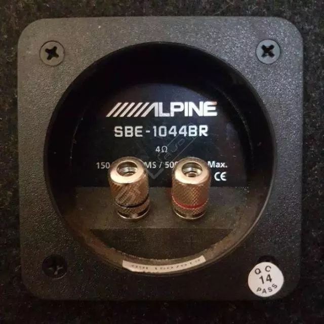 Alpine SBE-1044BR нова бас каса