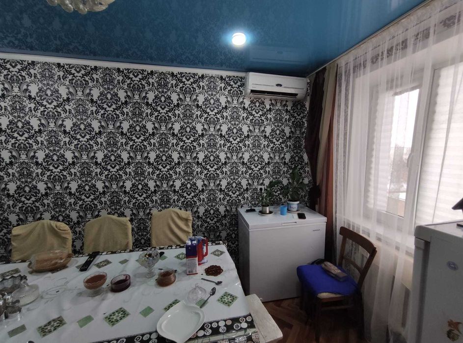 Продам 4-х комн. ул. Строителей, 4