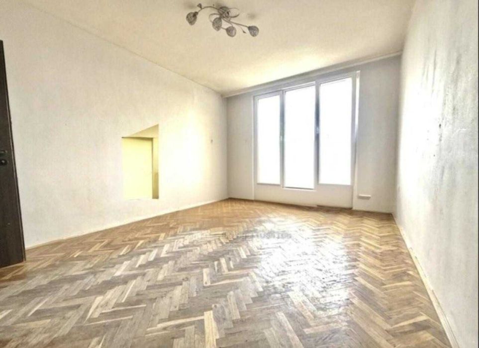 Двустаен апартамент в Широк Център