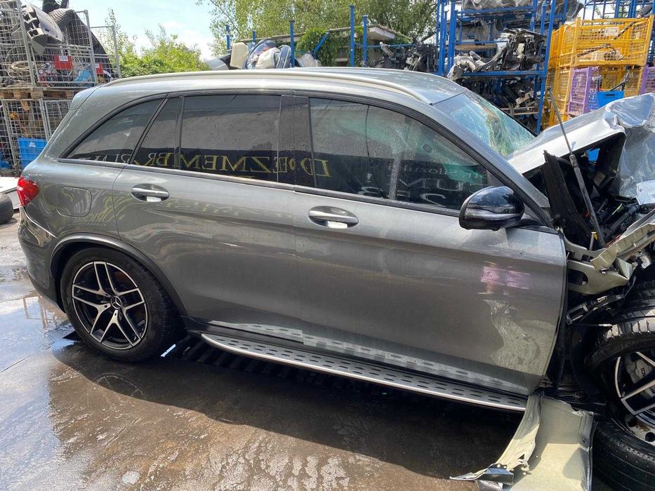 Dezmembrez mercedes glc 43 AMG cod 276.823 /far ils/bara amg/volan