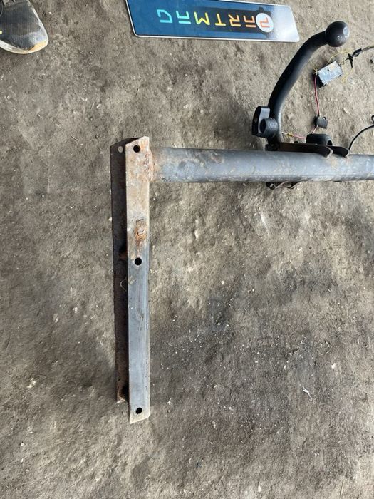 Теглич Thule за Audi a4 b8 Ауди А4 б8 с не оригинален модул и кука