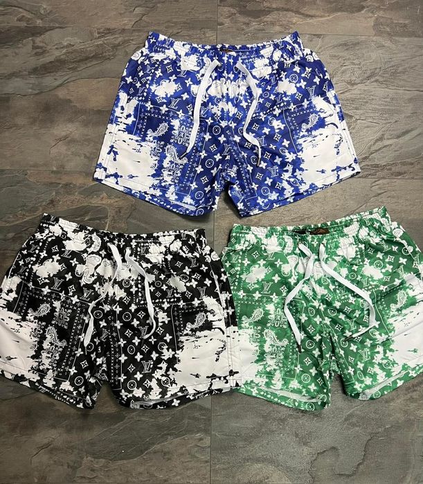 Стилни мъжки плажни шорти GUCCI – комфорт и визия за лятото!