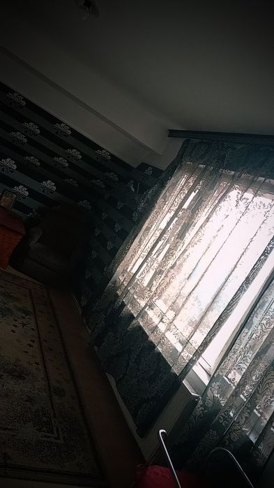 Camera la vila, baie si bucatarie comuna. Persoana fizica, central