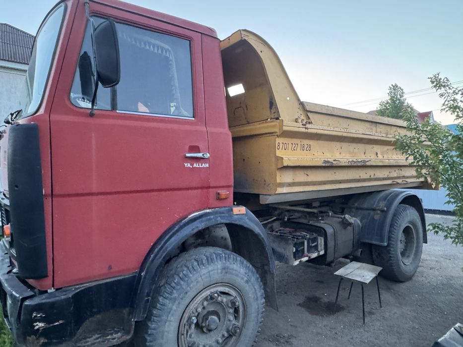 Продам грузовой маз 5551