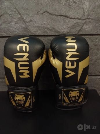 Срочно продаются боксерские перчатки Venum 10 OZ