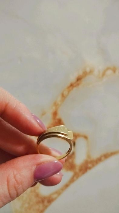 Продам золотое кольцо