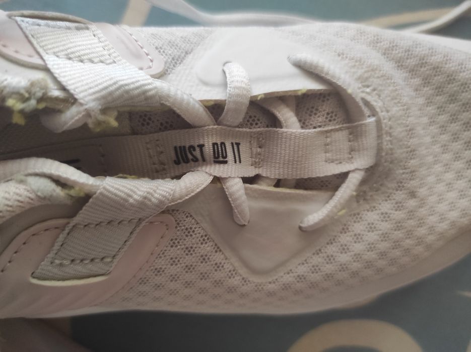 Дамски маратонки Nike