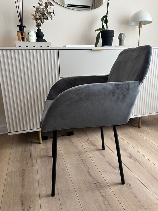 Трапезни столове