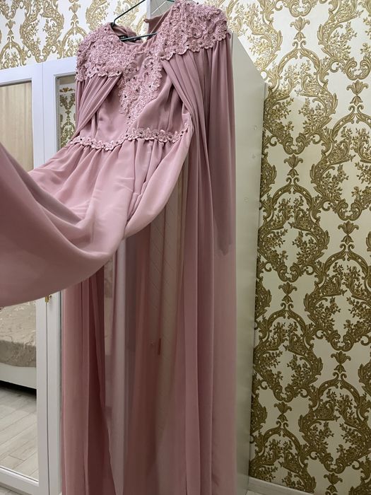 Платье розовое вечернее