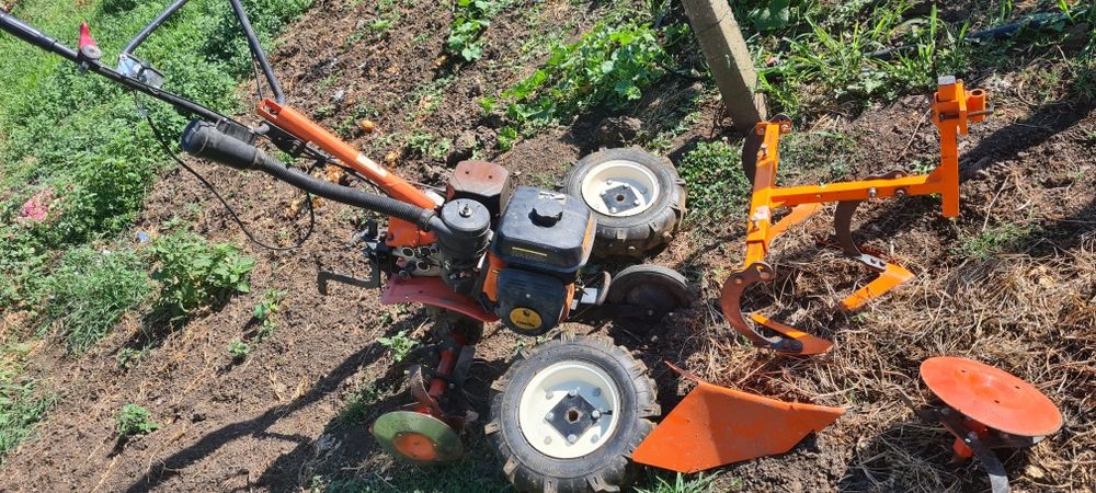 VAmd motocultor în stare buna
