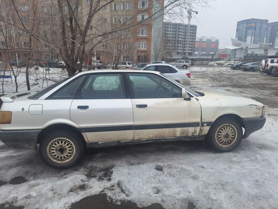 Продам машину ауди 80 б4