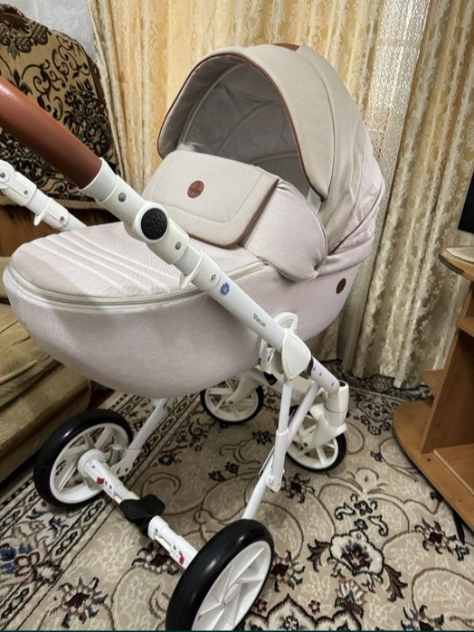 Срочно продам детскую коляску