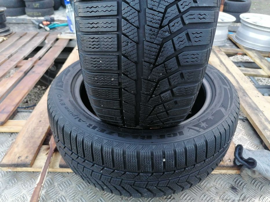 2 бр. зимни гуми Sailun 215/50R 17 DOT 2222