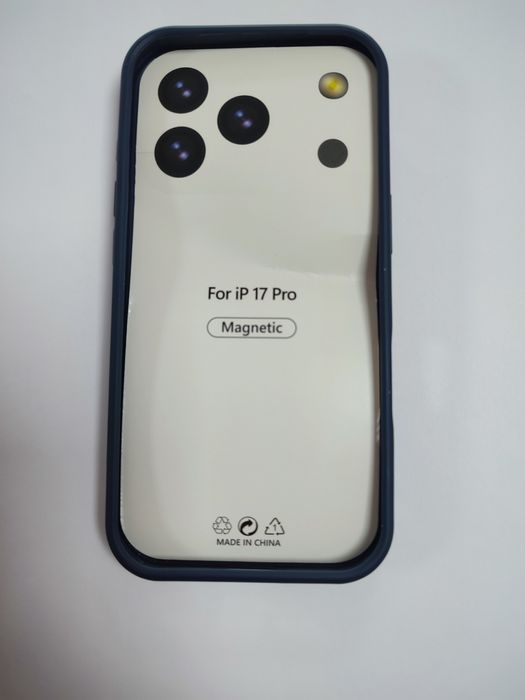 Кейс iphone 17 Pro