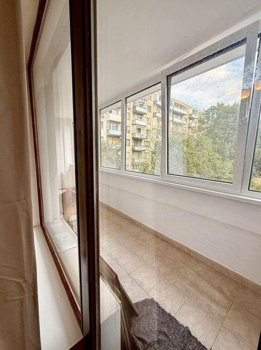 Дава се под наем Тристаен апартамент в София, Стрелбище - 150 кв.м за 1399 € - Снимка #9