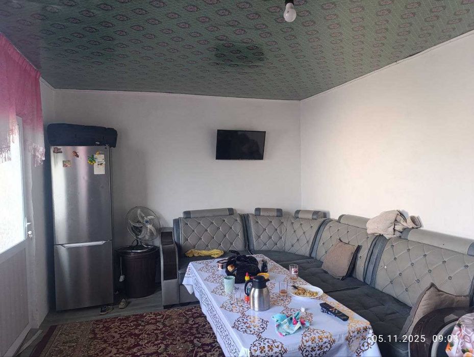 УЙ СОТИЛАДИ 3 соток Ҳамма шароитларига эга 
3 хона