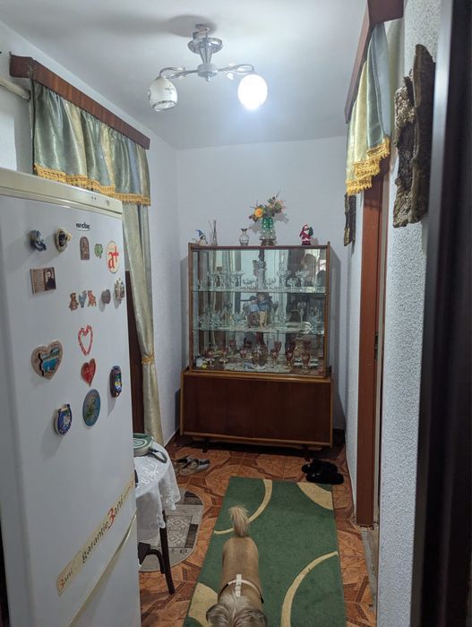 Vand ap 2 camere decomandat 54 mp2 +boxa la subsolul blocului