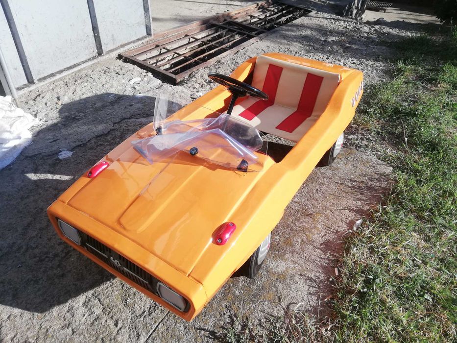 Радуга детска метална количка с педали Ретро не Москвич