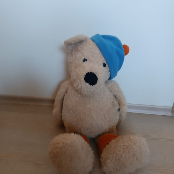 Голям плюшен мечок