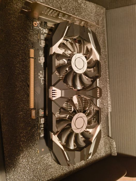 logitech g512 carbon, m2, sursa 550w, gtx 1050