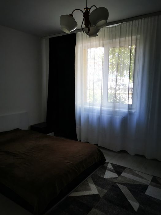 Închiriez apartament 2 camere Craiova zonă botanică, dotat cu centrală, AC, renovat recent, preț 2000lei