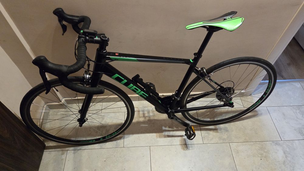 Cube Attain 2018 шосеен велосипед 53см + Van Rysel компютър+аксесоари