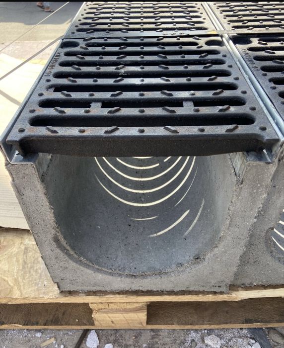 Бетонные водоотводные лотки с решеткой