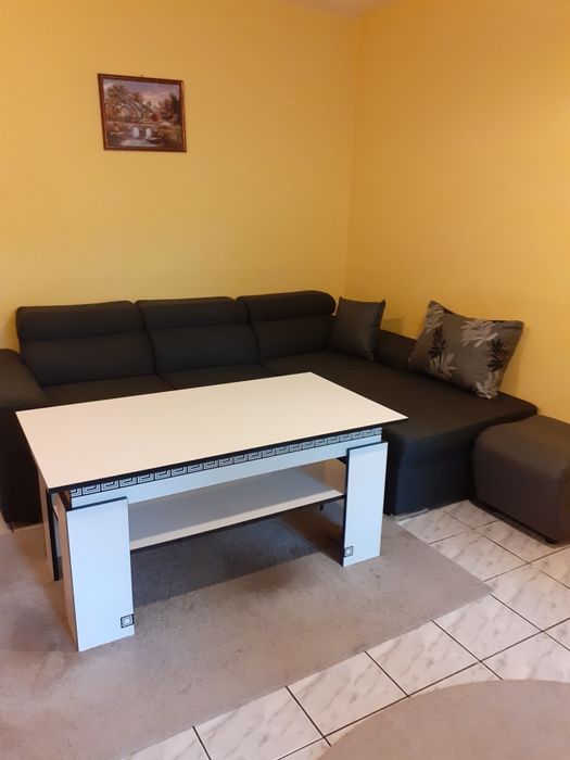 Дава се под наем Двустаен апартамент в Пазарджик, Център - 63 кв.м за 229.5 € - Снимка #1