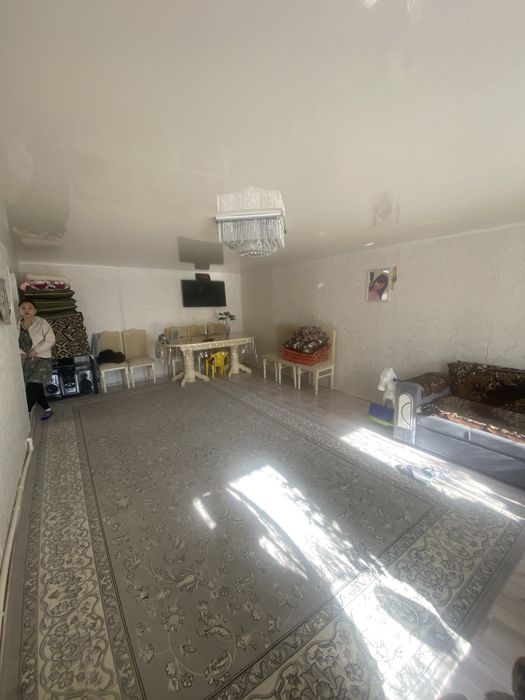 Продам частный дом с горажем и баней