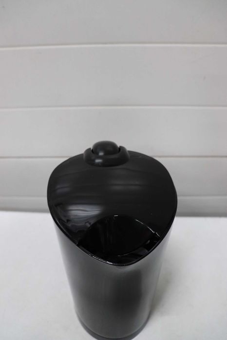 Електрическа кана Clatronic 1.7 л, 2200 W, с филтър против котлен камък