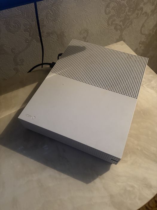 Продаю xbox one s