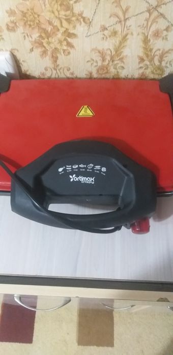 Тостер  200 тыс б/у мало пользовались не ремонтировали