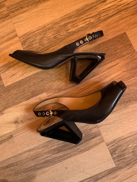 Кафеви ботуши 39р-черниСандали 39 р-35 лв