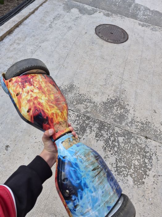Vand 2 Hoverboard -uri la 400 lei