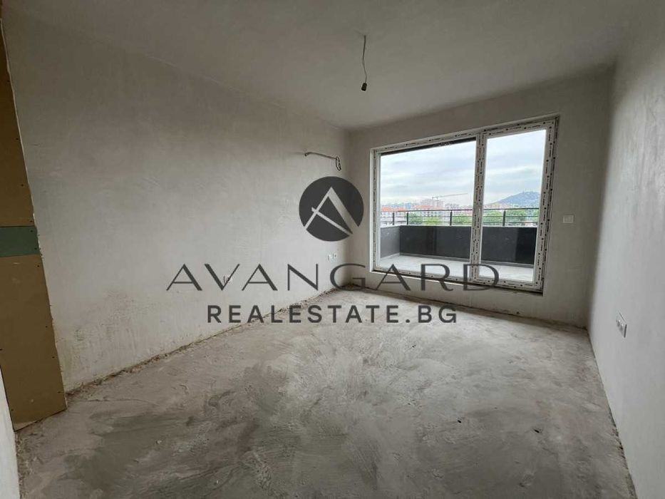 Продава се Тристаен апартамент в Пловдив, Остромила - 205 кв.м за 509 €/кв.м - Снимка #2