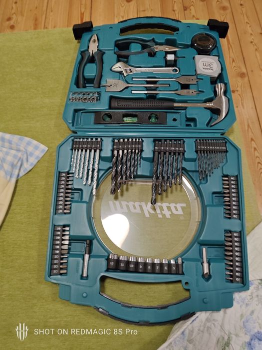 Продам набор Makita x104