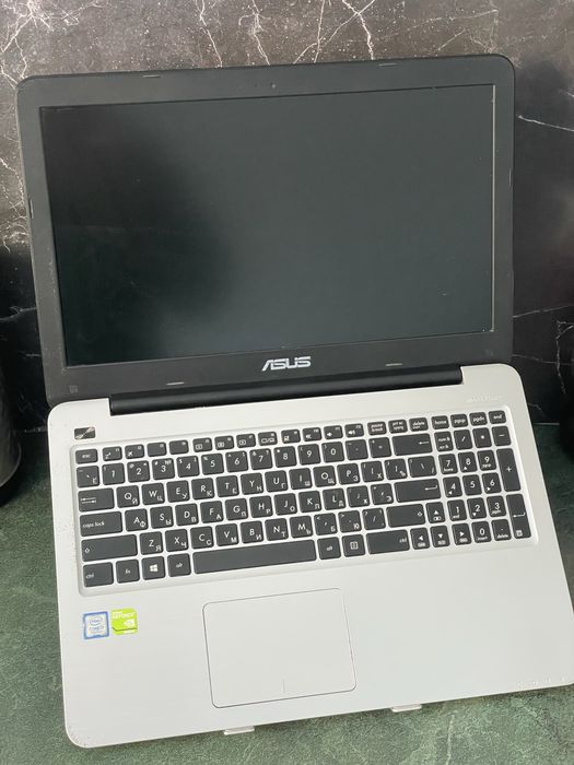 Ноутбук core i 7  , 8 гб озу , ssd