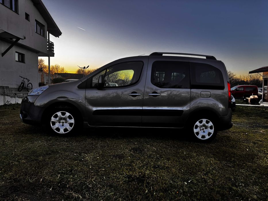 Продавам Peugeot Partner Tepee