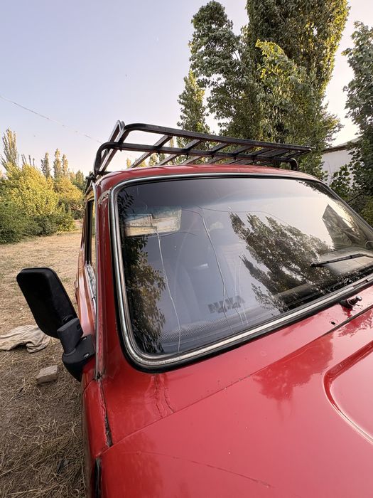Vaz 2121 Niva srochna sotiladi