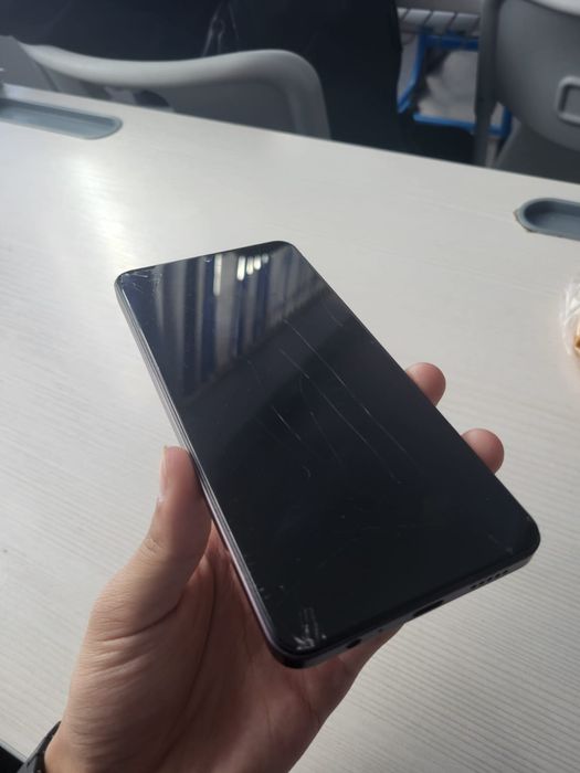 vivo y27s 8/128.