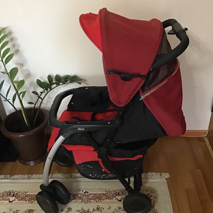 Коляска chicco в отличном состоянии