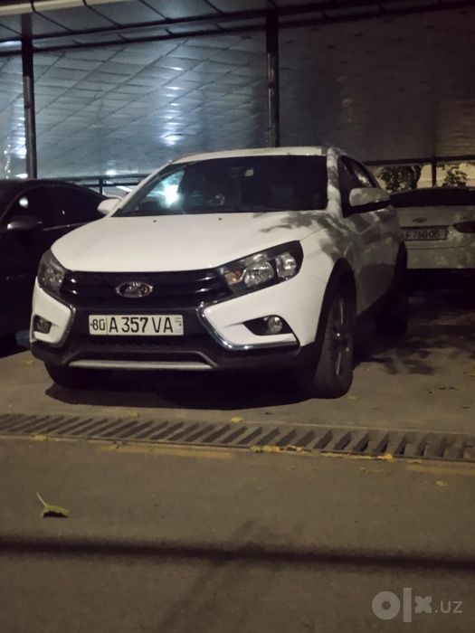 Тезда сотилади Lada sw cross
