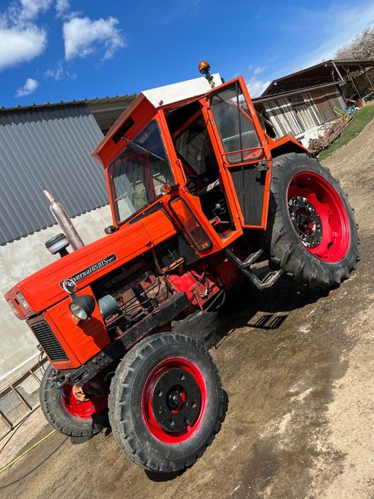 Tractor UNIVERSAL 650