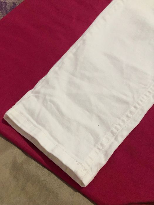 Продам белые джинсы