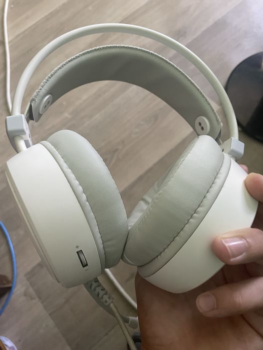 Продавам слушалки Геймърски слушалки Genesis Neon 613, бял - NSG-2093