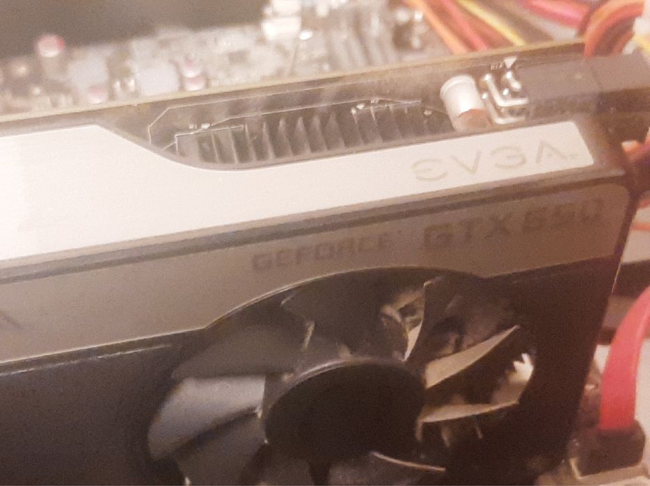 Видеокарта Geforce 650 В идеальном состояний